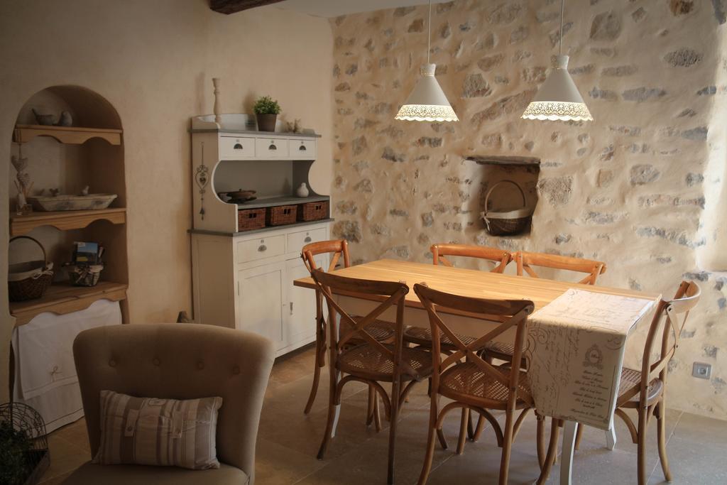 Gite Marceline Saint-Guilhem-le-Desert Habitación foto